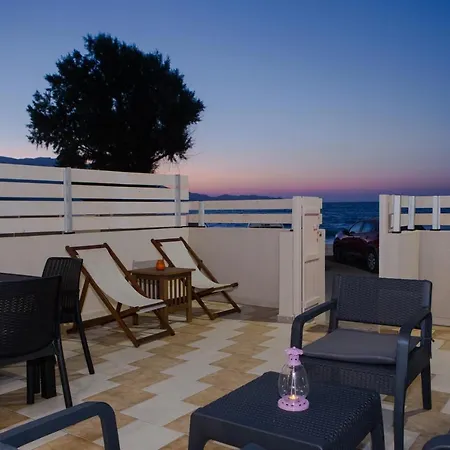 Wink Bnb Paraliaki Apartamento Kíssamos