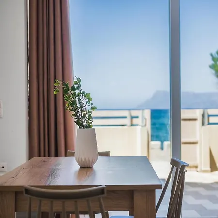 Wink Bnb Paraliaki Apartamento *