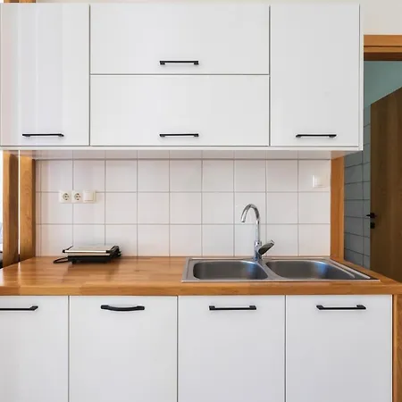 Wink Bnb Paraliaki Apartamento *