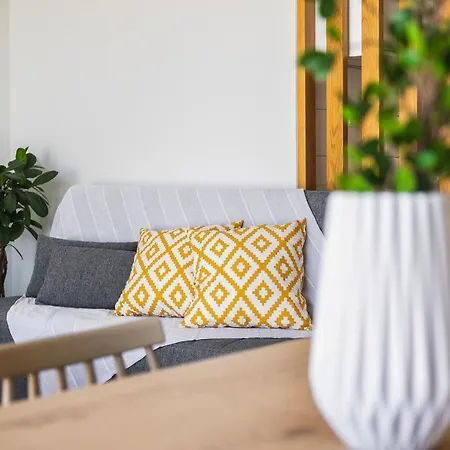 Wink Bnb Paraliaki Apartamento *